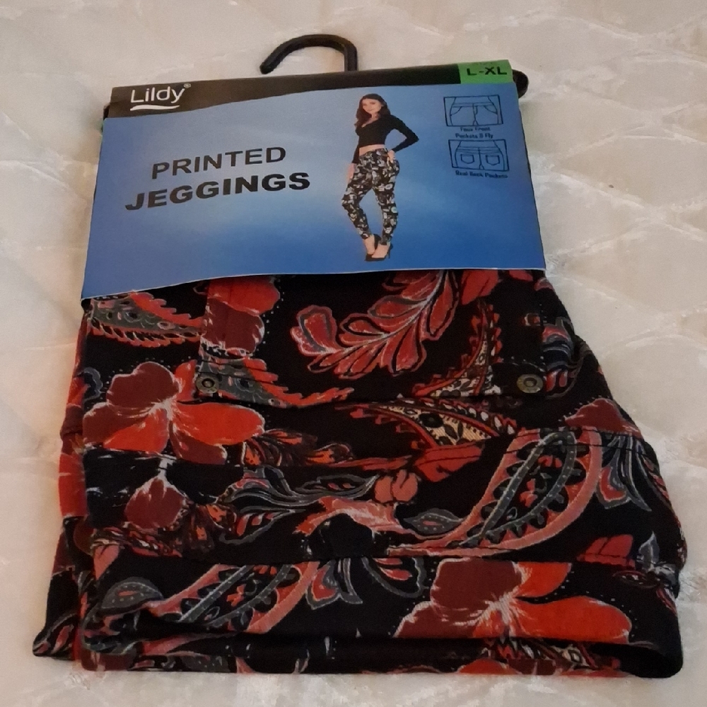 WinWin Black and Red Printed Jeggings
